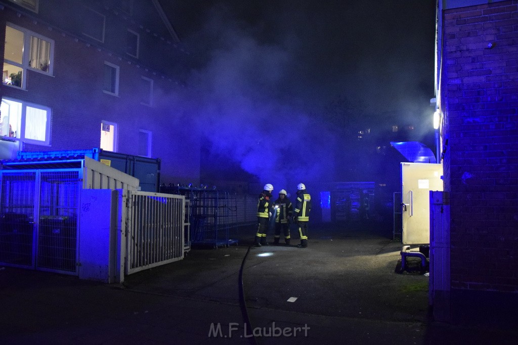 Feuer Papp Presscontainer Koeln Hoehenberg Bochumerstr P019.JPG - Miklos Laubert